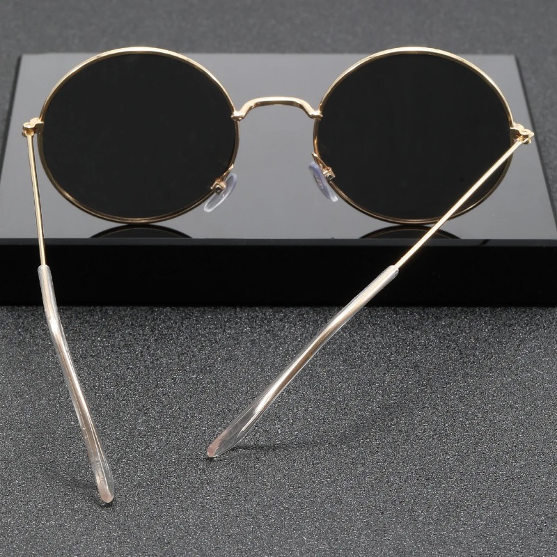 Retro New Punk Style Sunglasse - Metal Photo Panel recensie en prijs